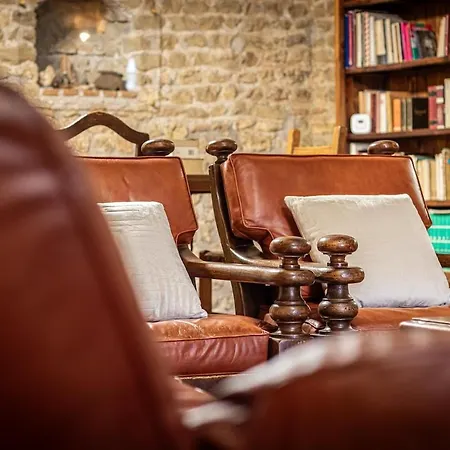 Corte San Pastore Boutique Location *